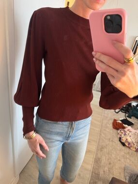 Zara Ribbed Puff-Sleeve Top in Burgundy
